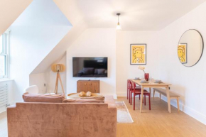 Eleven Lodge by Artsy